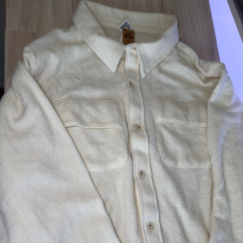 PINK Victory Secret
Reverse Fleece Shacket - Picture 5 of 9